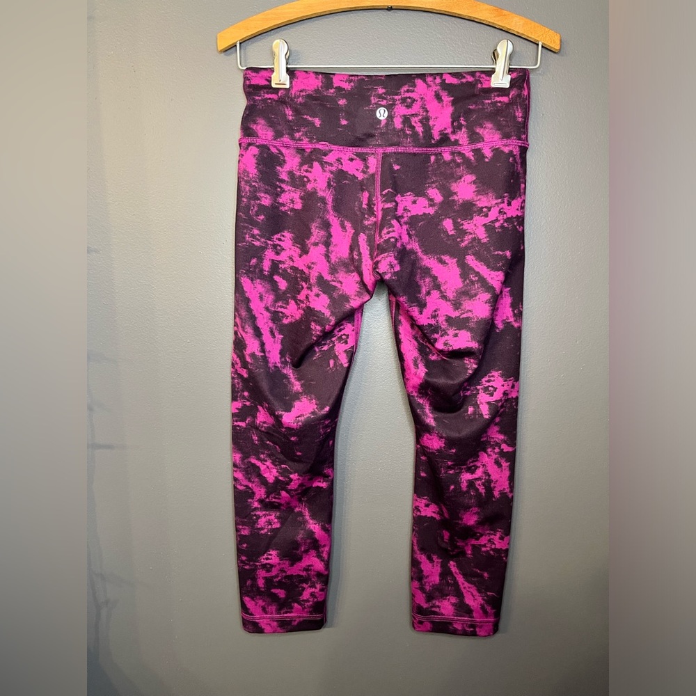 Lululemon wunder under tie dye purple and black size 6